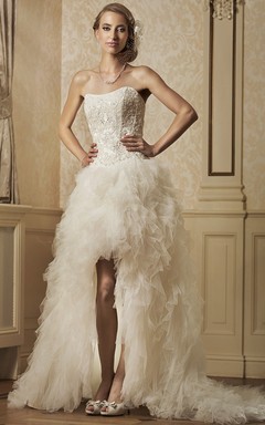 A-Linien-Brautkleid aus trägerlosem, gerüschtem Tüll mit Schlitz vorne