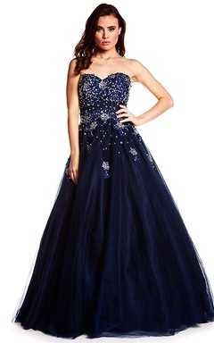 Robe de bal maxi sans manches de coupe trapèze, ornée de perles, décolleté en cœur, dos lacé et plis