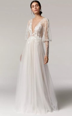 Vestido de novia bohemio de corte A con escote pronunciado, mangas largas abullonadas y falda de tul.