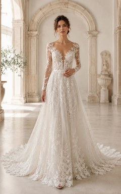Robe de mariée trapèze en dentelle florale à col en V et manches illusion longues