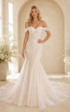 Brautkleid aus Spitze im Meerjungfrauenstil mit schulterfreiem Schnitt, Schleppe und tiefem V-Ausschnitt
