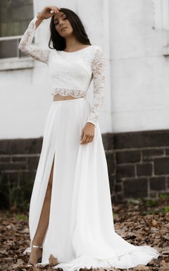 Zweiteiliges Brautkleid im Boho-Stil aus Chiffon und Spitze mit U-Boot-Ausschnitt, langen Ärmeln, Schleppe und Schlitz vorne
