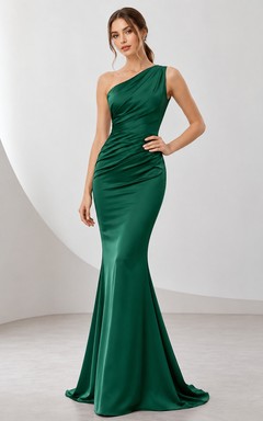 Modernes dunkelgrünes, einseitig schulterfreies Meerjungfrauen-Abendkleid aus Satin für den roten Teppich