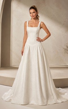Brautkleid aus Satin in A-Linie mit eckigem Ausschnitt und tiefer Taille