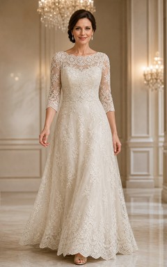 Robe de mariée sobre en dentelle, coupe trapèze, manches trois-quarts, à imprimé botanique dense, longueur au sol, encolure bateau.