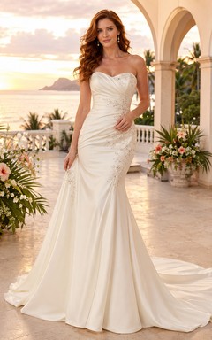 Trägerloses Meerjungfrauen-Brautkleid mit Herzausschnitt aus Spitze und Satin für Resort- und Destination-Hochzeiten