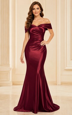 Burgunderfarbenes, schulterfreies, gerafftes Meerjungfrauen-Abendkleid aus Satin, bodenlang, sexy für Empfänge