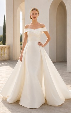 Robe de mariée trapèze en satin à épaules dénudées et traîne courte