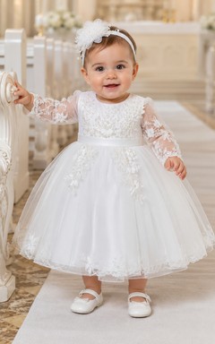 Perlenbesetztes Taufkleid, A-Linie, Tüllspitze, Rundhalsausschnitt, lange Ärmel, perlenbesetztes Oberteil