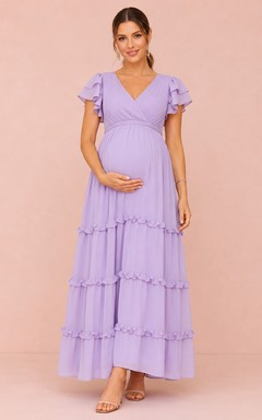 Vestido de fiesta largo hasta el suelo de gasa con escote en V y mangas con volantes color lavanda para embarazadas.