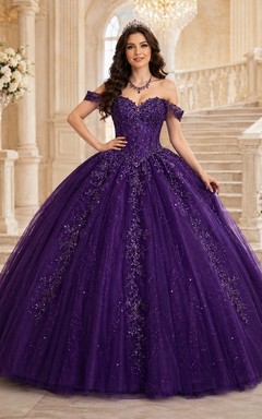 Vestido de quinceañera de encaje y tul morado oscuro con hombros descubiertos