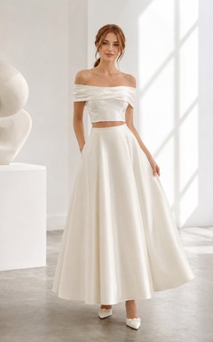 Robe de mariée deux pièces en satin à épaules dénudées, longueur thé, coupe trapèze