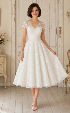 Vintage-Kleid mit kurzen Ärmeln, herzförmigem Ausschnitt, Spitze, Teelänge und A-Linien-Schnitt