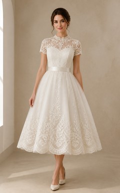 Vestido de novia civil modesto de corte A con cuello alto y encaje, largo hasta la rodilla
