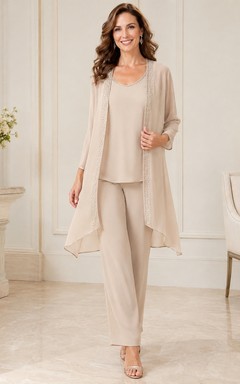 Elegantes zweiteiliges Hosen-Ensemble aus taupefarbenem Chiffon mit Drapierung, Rundhalsausschnitt und Knöchellänge