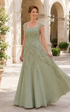 Salbeigrünes Tüll-Kleid in A-Linie mit kurzen Ärmeln