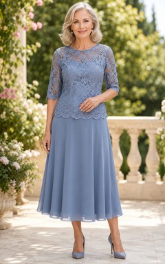 Stahlblaues, schlichtes zweiteiliges Kleid mit floraler Spitze, Dreiviertelärmeln und Teelänge für die Mutter der Braut