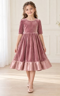 Schlichtes, altrosafarbenes, teelanges, gerades Satin- und Samtkleid mit Rüschen für Blumenmädchen