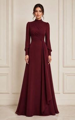 Robe de soirée bordeaux à col montant drapé et coupe trapèze