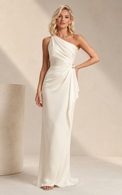 Vestido de noche formal blanco de un solo hombro, de jersey drapeado y largo hasta el suelo.