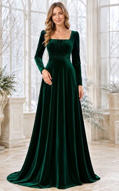 Vestido de gala de invierno de corte A, largo hasta el suelo, de terciopelo verde oscuro, cuello cuadrado y manga larga.