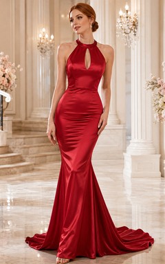Robe de bal sirène rouge en satin à col halter et décolleté en goutte d'eau, longueur au sol