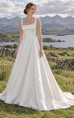Vestido de novia sencillo de satén de algodón con escote cuadrado, corte en A, sin mangas y cola.