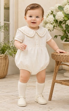 Romantischer elfenbeinfarbener Kurzarm-Baby-Strampler mit Muschelsaum im Matrosen-Stil zur Taufe für Jungen