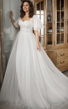 Robe de mariée princesse grande taille en tulle, coupe trapèze, manches courtes cloche, ornée de perles