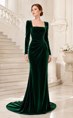 Robe sirène en velours émeraude à manches longues et col carré