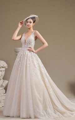 Vintage Plunging V-neck Keyhole Sleeveless Ballgown A Line Wedding Dress With Lace Appliques And Ruching