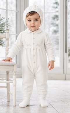 Gemütlicher weißer Langarm-Strickmütze mit Füßen, ideal für die Taufe von Jungen