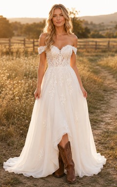Robe de mariée de maternité, coupe trapèze simple, épaules dénudées, en tulle, bustier cœur et traîne