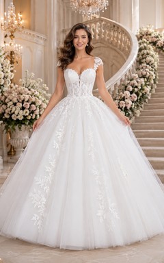 Brautkleid mit kurzen Ärmeln, floralen Applikationen und Tüll-Ballkleid