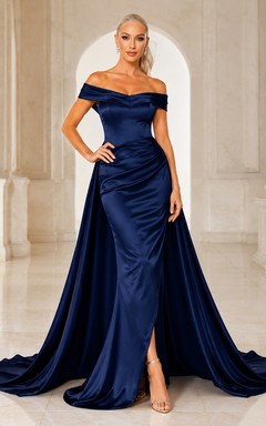 Vestido de novia de satén sin mangas con escote Bardot y cola larga estilo sirena