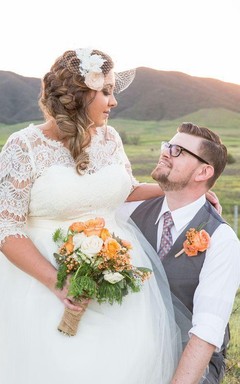 Robe de mariée élégante en dentelle illusion manches courtes, grande taille, coupe trapèze