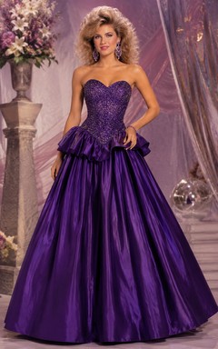 Princess Ball Gown Sweetheart Taffeta Quinceanera Dress with Ruffles