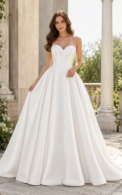 Robe de mariée bustier simple et luxueuse en satin avec corset et traîne chapelle