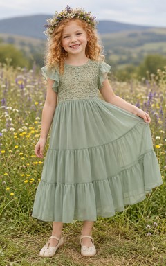 Blumenmädchenkleid aus salbeifarbenem Spitzentüll, A-Linie, kurze Ärmel, Rundhalsausschnitt, Teelänge, Rüschenbesatz, Stufenrock