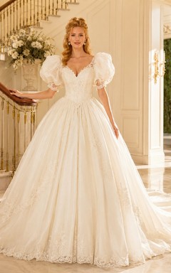 Vestido de novia vintage romántico de manga corta con escote en V y encaje color crema