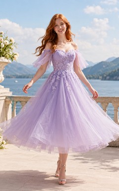 Lavendelfarbenes, schulterfreies Ballkleid für Teenager mit floralen Applikationen aus Tüll in Teelänge