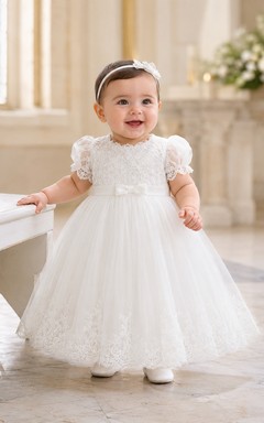 Taufkleid mit Spitzenmieder, Tüllrock, A-Linien-Schnitt, Puffärmeln und bodenlang