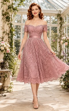 Robe vintage rose poudré à épaules dénudées, manches courtes, en dentelle florale, coupe trapèze, longueur thé