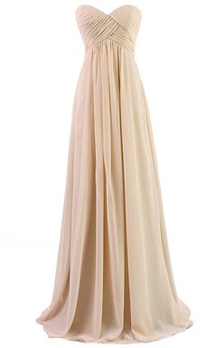 Vestido largo de gasa plisada estilo imperio con escote corazón