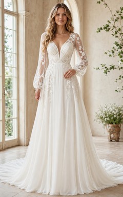 Robe de mariée trapèze en mousseline de soie à col en V et manches illusion longues, en dentelle, col A et coupe chapelle