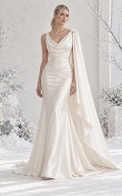 Meerjungfrauen-Hochzeitskleid mit schlichtem Winter-Wasserfallkragen, ärmellos, drapiertem Satincape