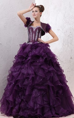 Robe de quinceañera en organza à décolleté cœur, ornée de volants et de perles