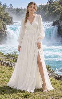 Schlichtes, bodenlanges Brautkleid mit V-Ausschnitt, langen Ärmeln und Schlitz in A-Linie