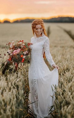 Robe de mariée bohème fourreau à manches longues et col rond en dentelle style champêtre