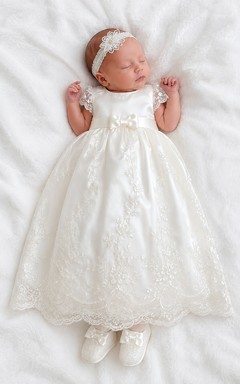 Vestido de bautizo para bebé, estilo modesto, corte en A, manga corta, tul, encaje, largo hasta la rodilla, con lazo en la faja, color marfil.